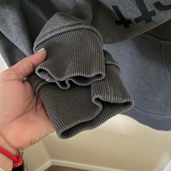 🧥 - Picture 4 of 7